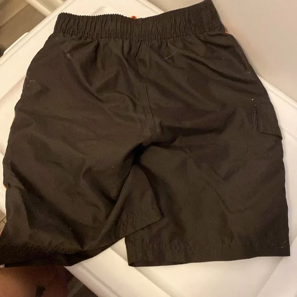 Boys swim shorts size 8 - Picture 2 of 4